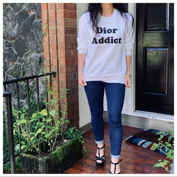 MUST HAVE! GRAPHIC SWEATSHIRT - Picture 5 of 12